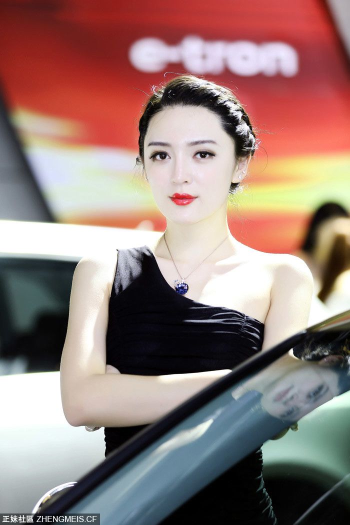 2014北京车展香车美女爆棚