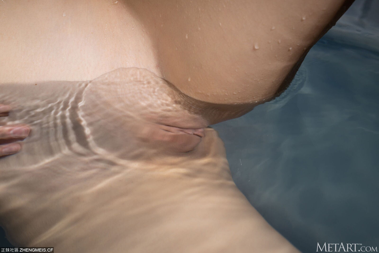 Ivi Rein nude photo 10