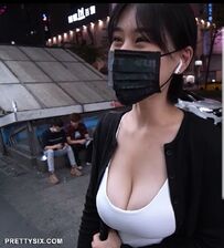 街头巨乳美女