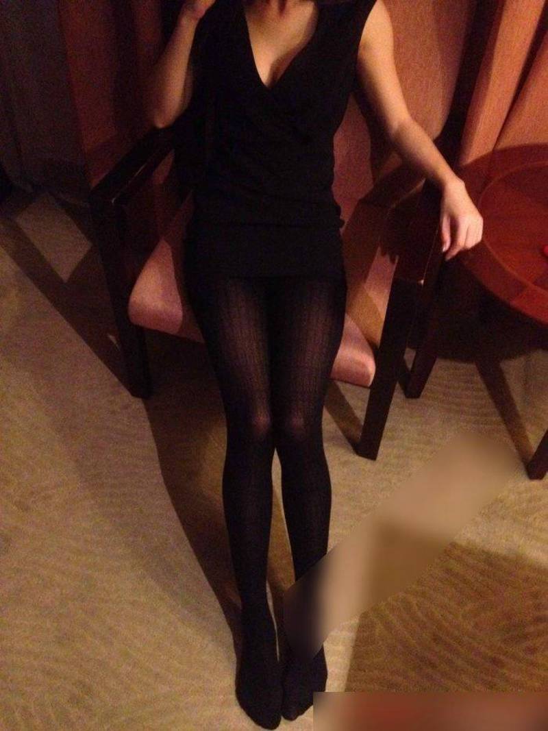 上门的性感美女服务很好，很会服侍客人[12P]