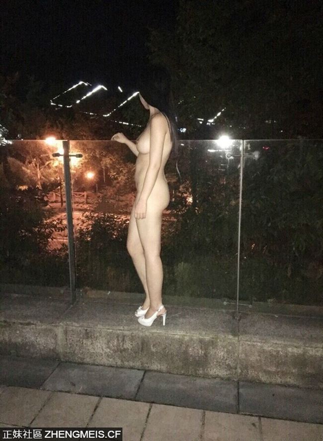 08592374.jpg