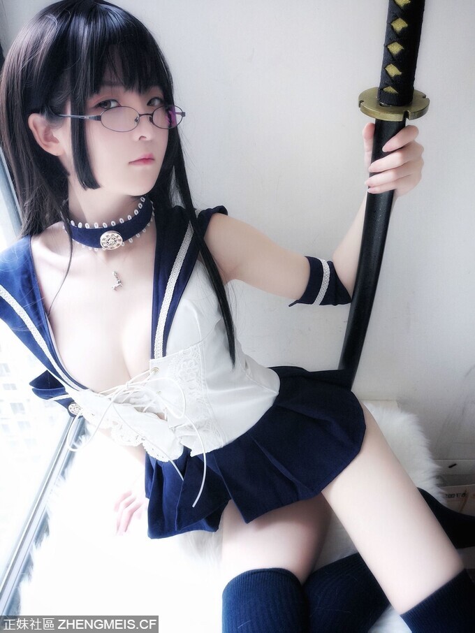 一小央澤 _ 武士刀與水手服 寫真套圖 3.jpg