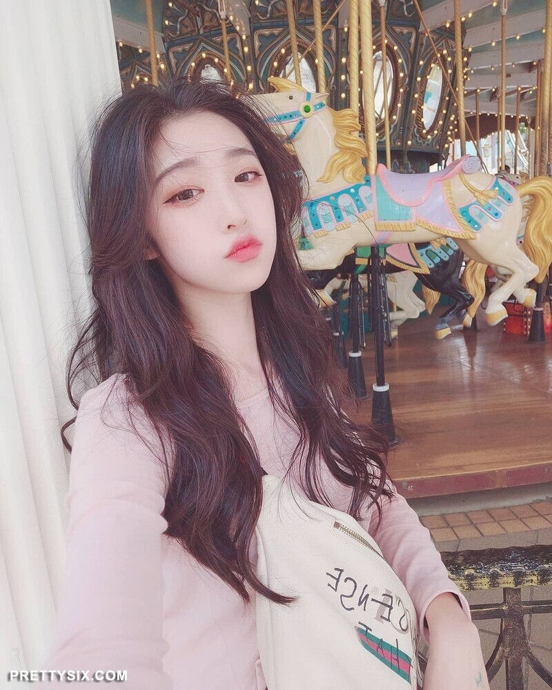 mina000mm_12250260510877232083502756207807984349701249n.jpg