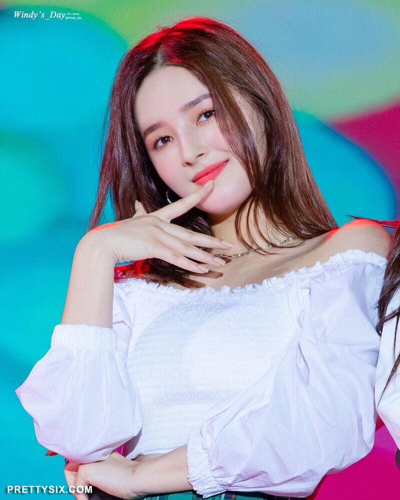 nancy.momoland_6938124927300034170111696731497960527291129n.jpg