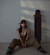 刺青大奶妹