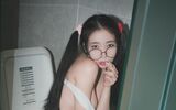 眼镜韩妹够晒挑逗