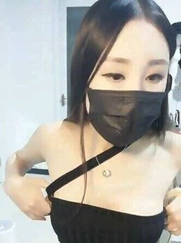長腿美乳小網紅女神