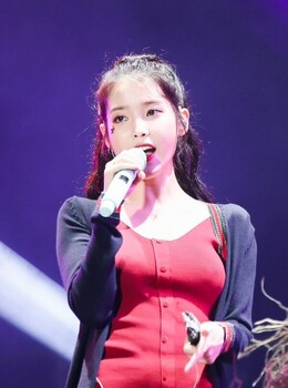 IU 凶凶的