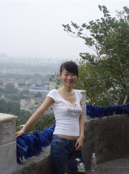 国产年轻的人妻被带到酒店3P自拍精品套图 [11P]