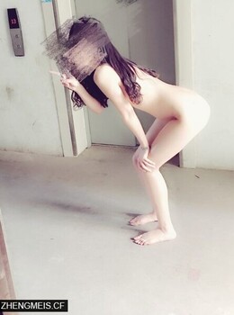 白虎美女粉嫩的小穴都要被干肿了[15P]