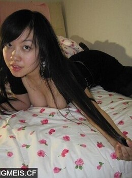 骚浪婊痣奶滾滾來襲，真是生活照加艷