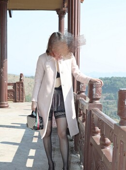 与熟女老婆的景区露出[28P]
