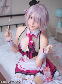 Coser「菌烨Tako」可能係史上最適合穿緊身乳膠衣的Coser