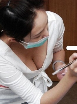 新娘秘書的大奶...(爆青筋的唷...A_A)