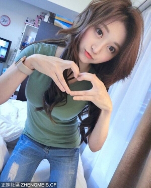 美女向你示愛