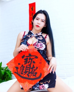 巨乳妹祝你新年快乐!!