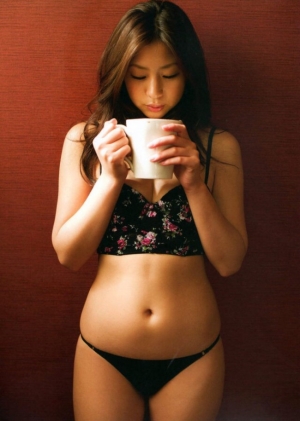 放假梗係去沙灘昅女