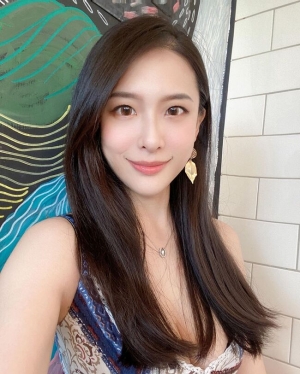巨乳钓鱼美女