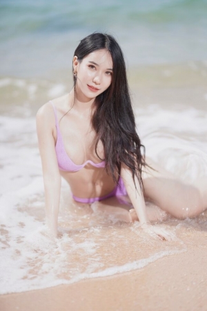 沙灘上的美女