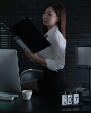 黑絲OL