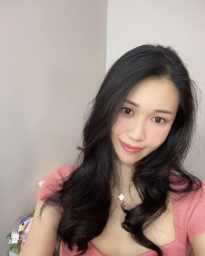 美女Momoko Au