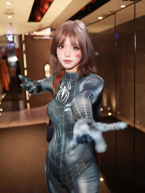 万圣节美少女蜘蛛侠