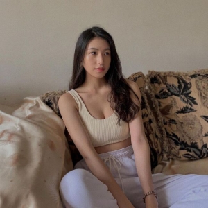 美女 芹