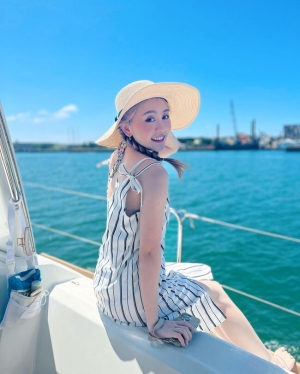 美女 若潼