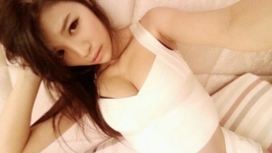 女同事，有臉又有胸，簡直是人間極品啊！