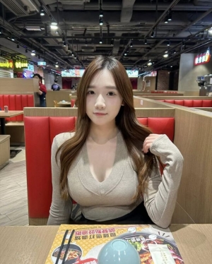 正妹 鳳菲fayefaye