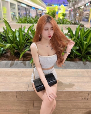 长发美女Yunice