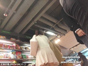 女女幾靚，條白點點絲仲好吸引