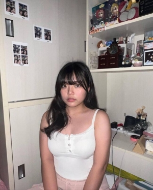 微胖巨乳妹子