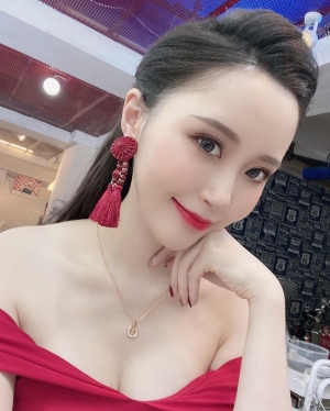 美女Vanessa