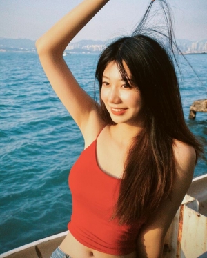 又瘦又大的美女