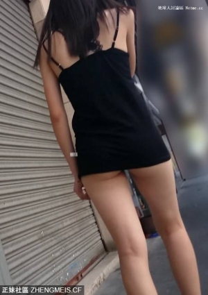 [本地] 跟拍短裙女生