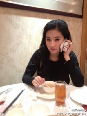 清纯美女刘亦菲