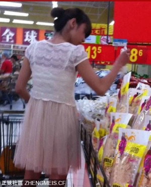 妹妹只顧著打電話，抄了老底了都沒察覺