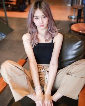 短髮美女