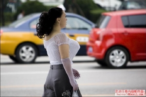 大街上的巨乳熟女[6p]