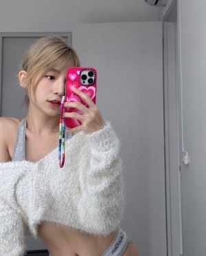 可爱少女MikoWong