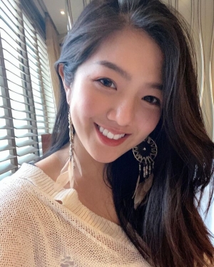 网路歌唱主播NANA
