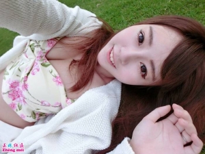 外拍超兇正妹