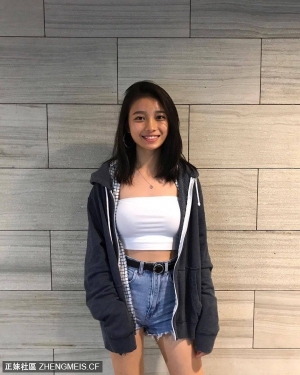 大嘴巴小美妹