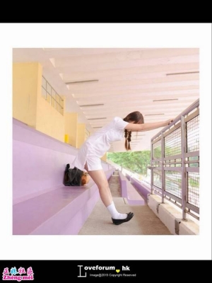 "School Girl" 寫真集