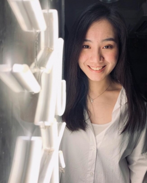 成熟面美女Cheri