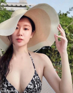 美女人妻